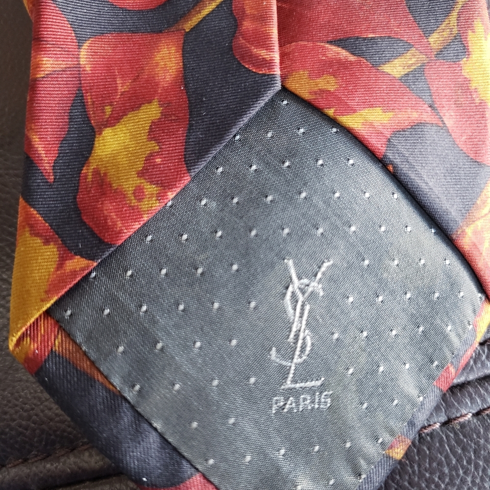 Yves Saint Laurent Men's Leaf Tie - Picture 2 of 3